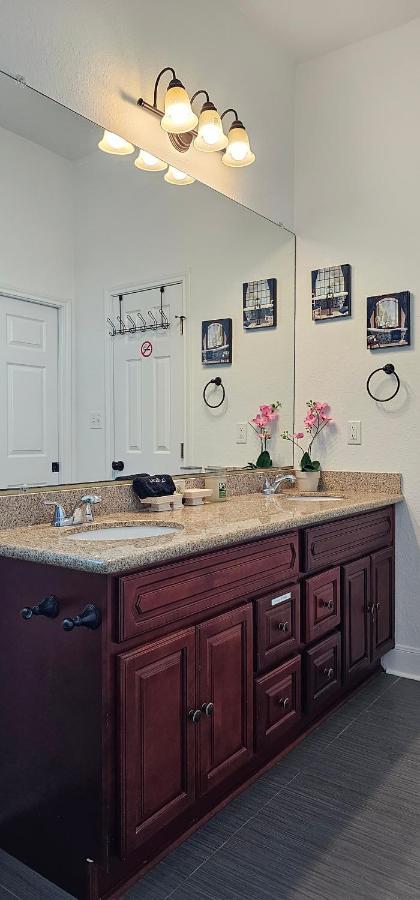 Private Beach -- Away From The Crowds - Ocean Views -Short Drive To Moody Gardens, Schlitter Bahn, Pleasure Pier Galveston Zewnętrze zdjęcie