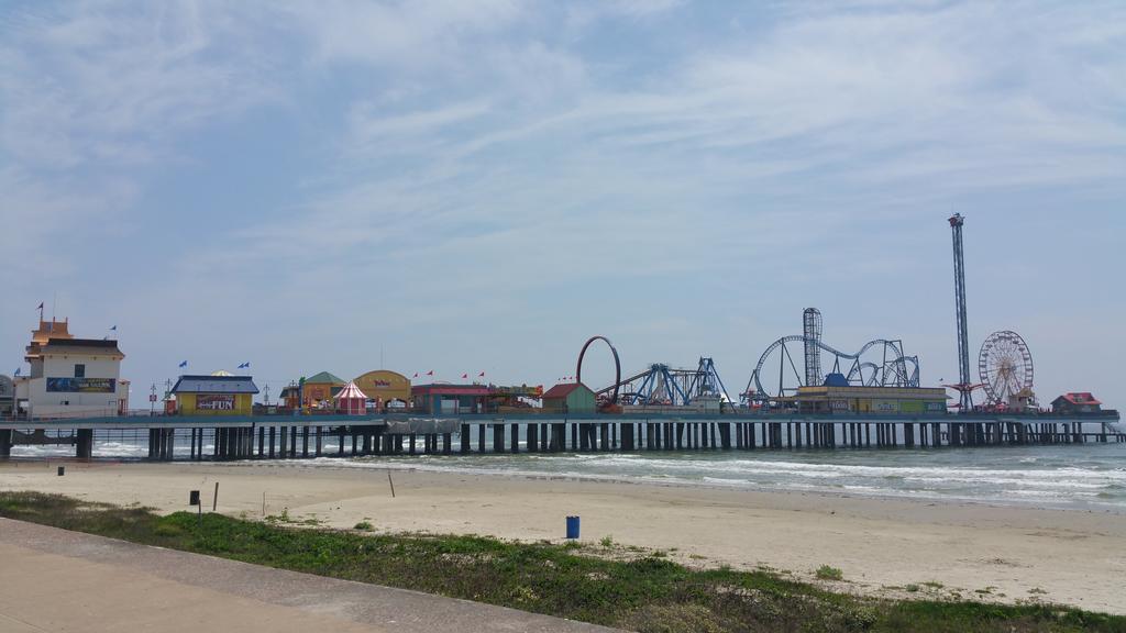Private Beach -- Away From The Crowds - Ocean Views -Short Drive To Moody Gardens, Schlitter Bahn, Pleasure Pier Galveston Zewnętrze zdjęcie